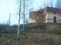 Разрушенная церковь в годы войны в деревне Домаши